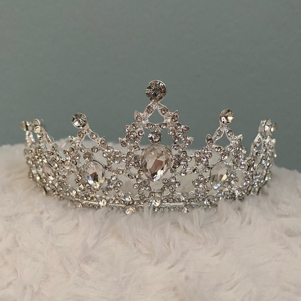 Tiara - Picture 7 of 8